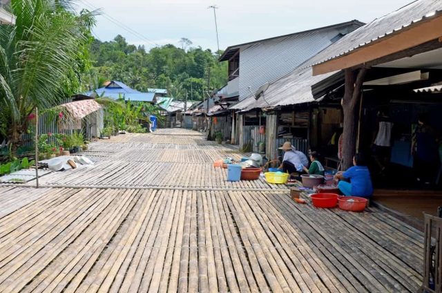 Anna Rais longhouse Kuching