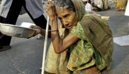 begging women in Dhaka