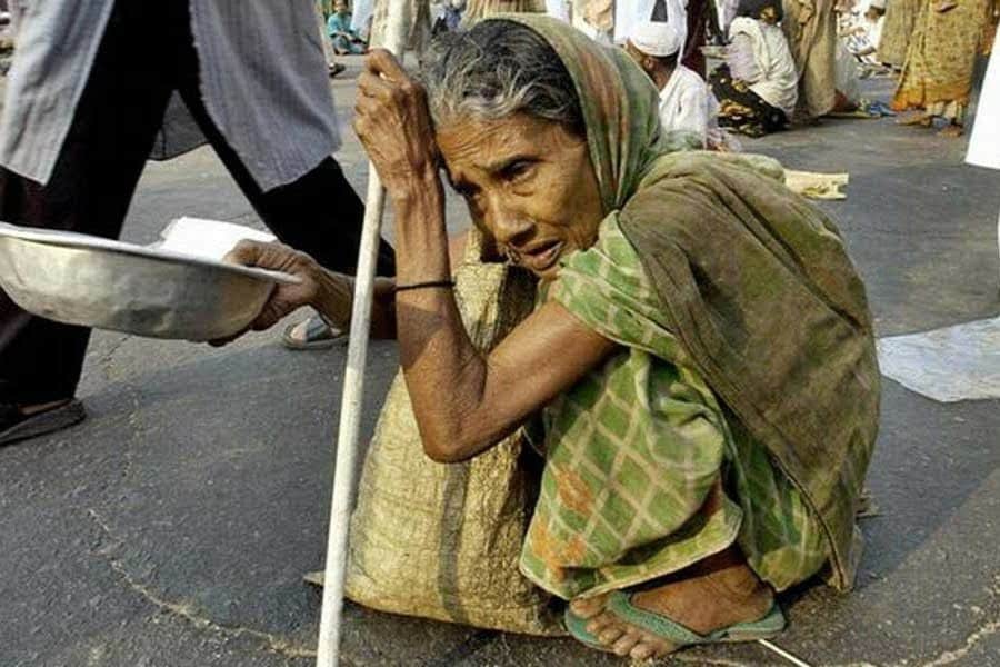 begging women in Dhaka