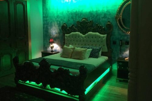 green-bedroom-haunted