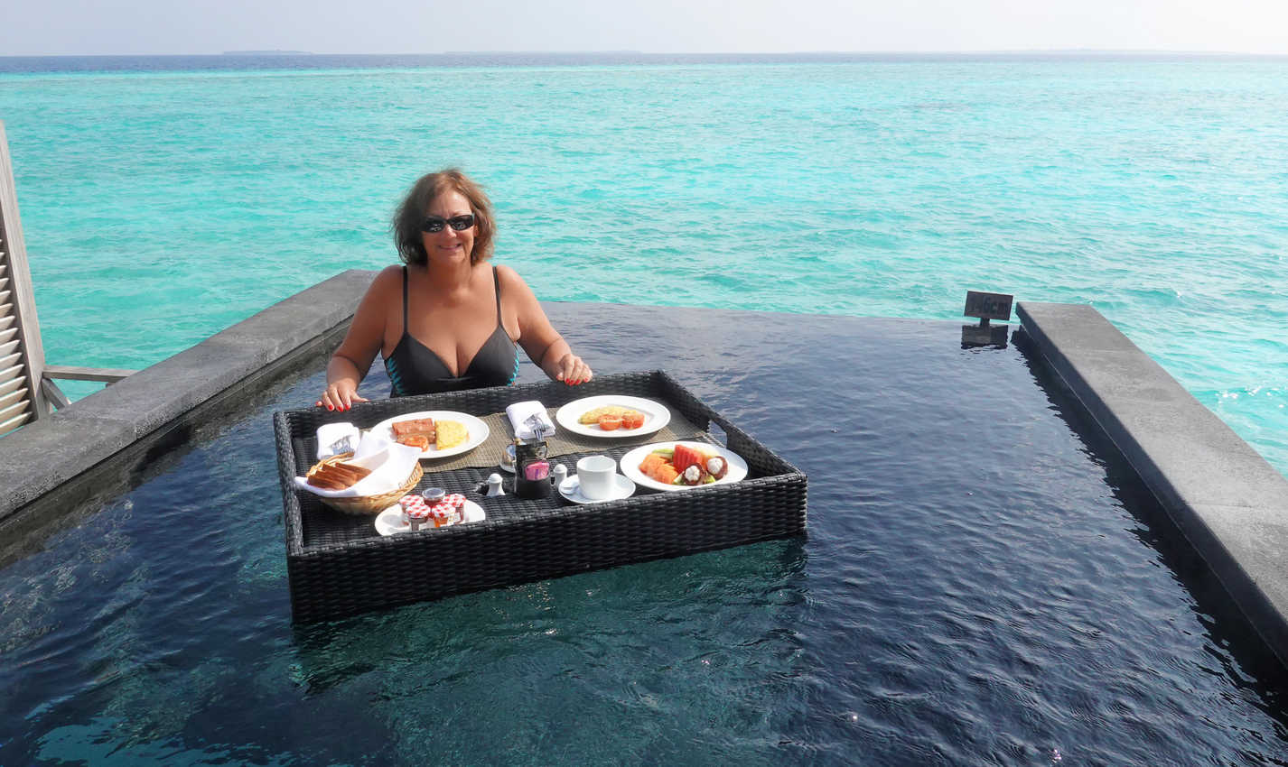 Manafaru Floating Breakfast