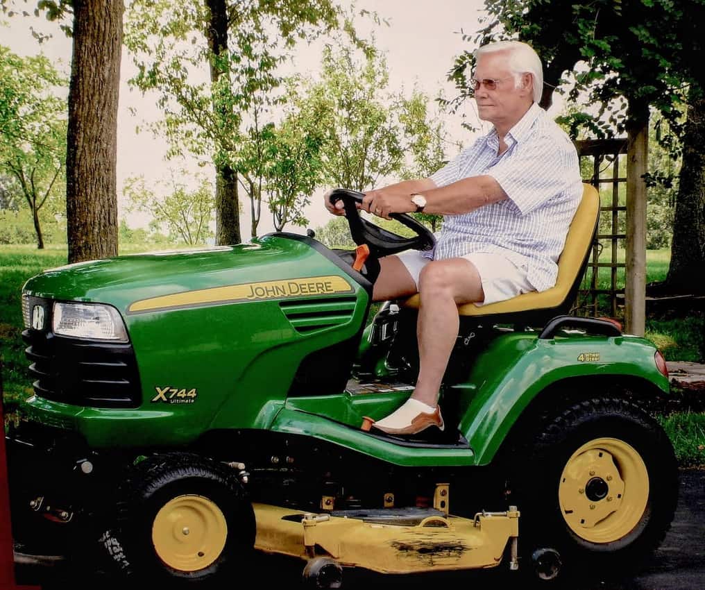 A photo of George and his John Deere mower recalls a legendary tale about the inebriated singer. Jackie Finch photos.