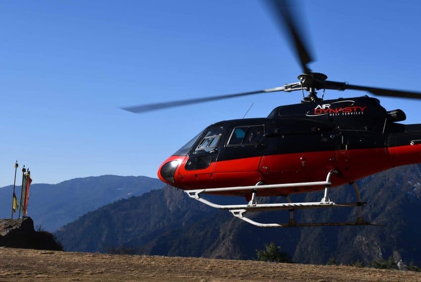 The helicopter at the mid-point, flying back to Kathmandu.