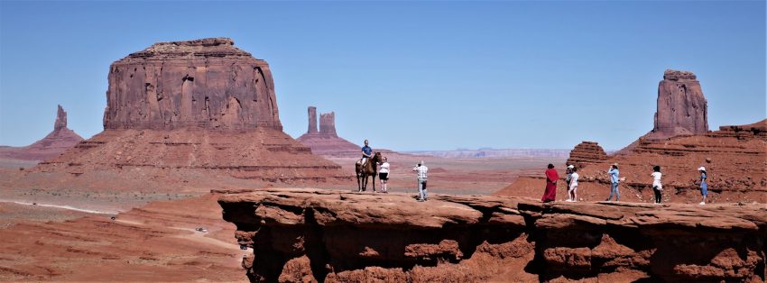 This poor horse stands in the sun all day at Monument Valley so people can take photos. 