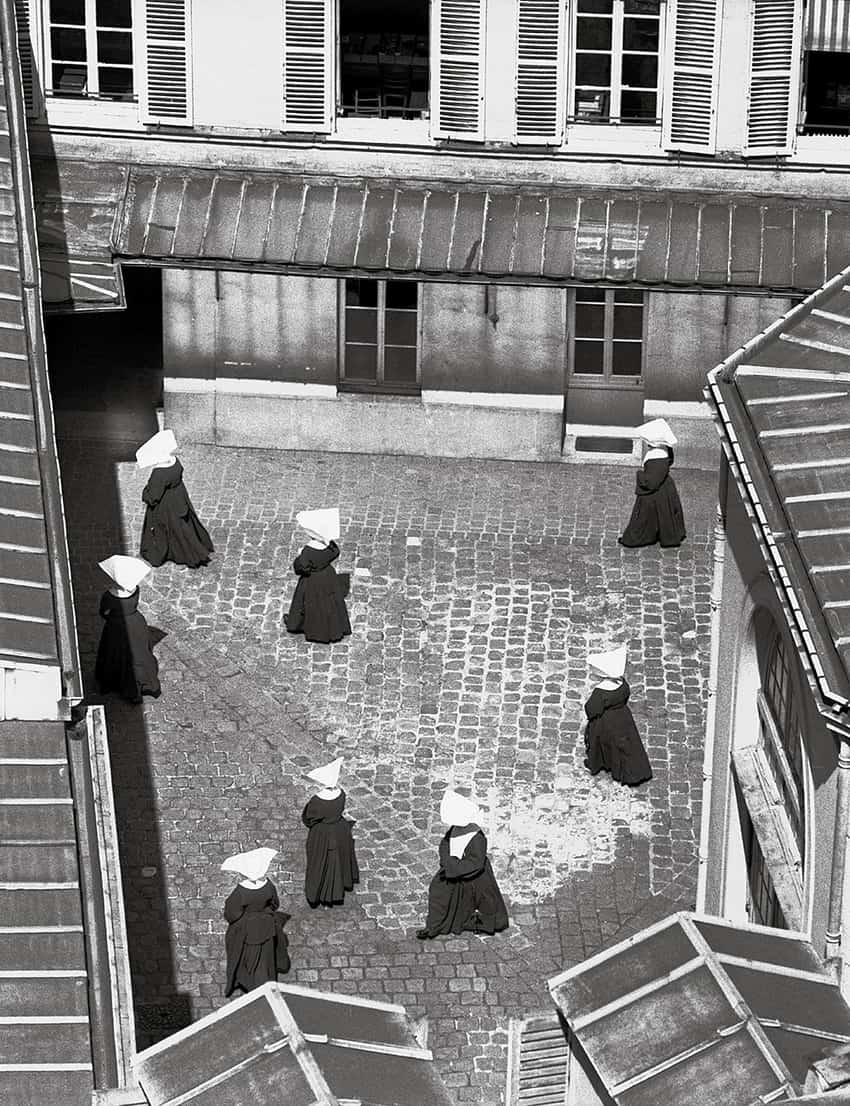 Nuns of the Order of St. Vincent, Paris 1952