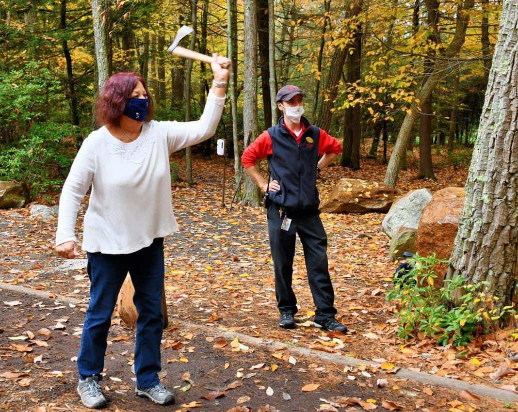 Tomahawk throwing 