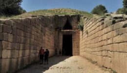 Dromos tomb mycenae