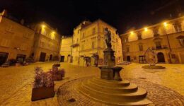 courtyard le marche