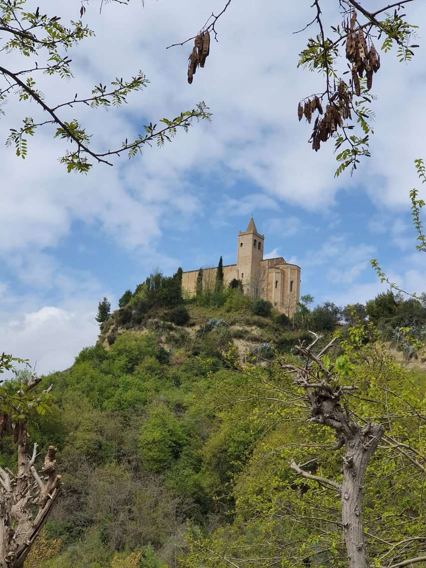 Church of Santa Maria della Rocca in Offida must be the ‘poster church’ of all churches.