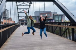 Bridge w girls