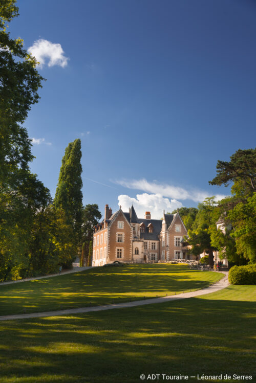 1 chateau du clos luce parc leonardo da vinci leonard de serres 2025 12 31 medium