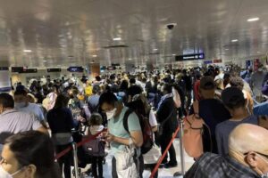 immigration-lines