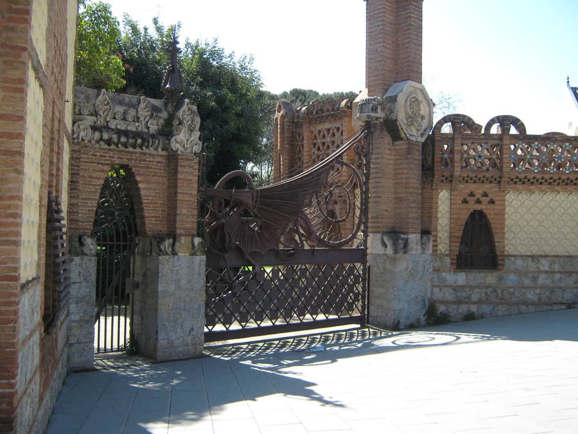 Finca Güell entrance