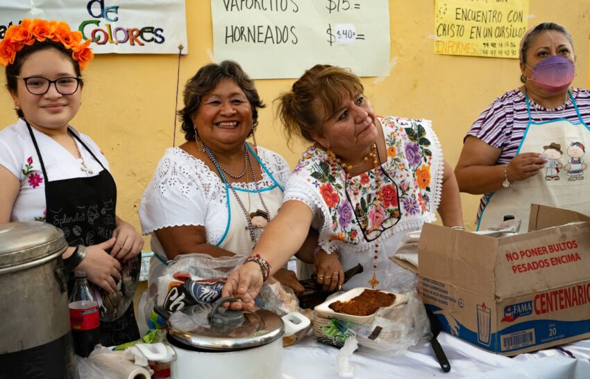 During the Festival of Souls in Mérida, local families and civic groups set up food stands featuring traditional Mexican fare.