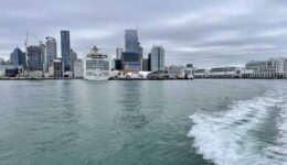 Fuller's Ferry leaving Aukland