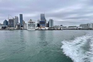 Fuller's Ferry leaving Aukland