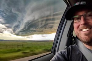 tornado-chaser