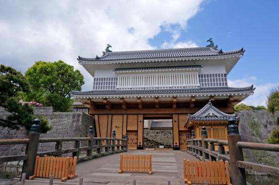 Goromon Gate (Tsurumaru Castle Ruins) "Photograph provided by Kagoshima Prefecture Visitors Bureau"