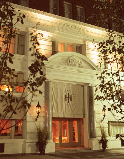 International House Hotel Art & Spirits In NOLA