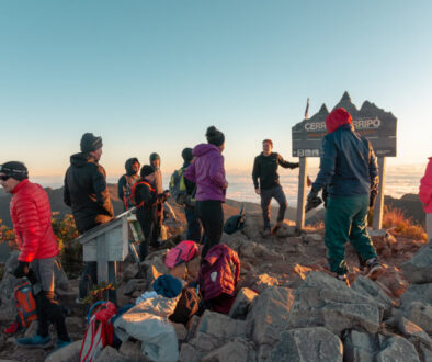 hikers-on-the-top-of-chirripo-mountain-photography-by-szidonia-lorincz