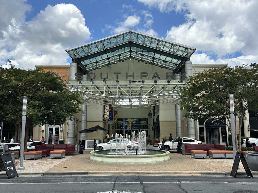 About SouthPark - A Shopping Center in Charlotte, NC - A Simon Property