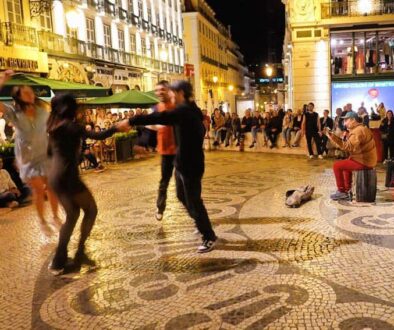 Strangers dancing at 10:30 to a street artist