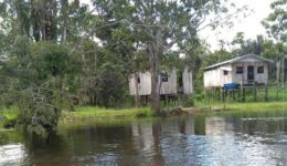 a riverside community at Mamiraua Reserve