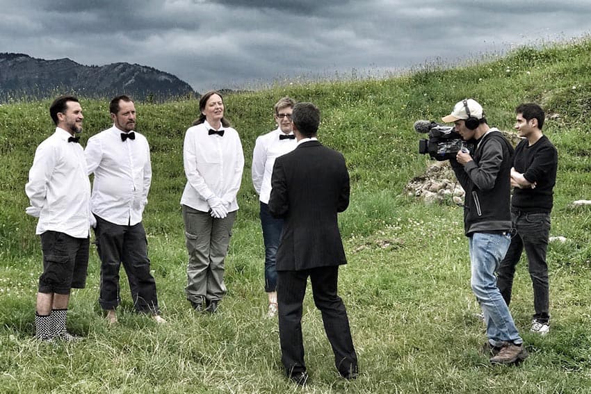 Null Stern Hotel: A Bed on a Mountaintop! 9 Butler Training