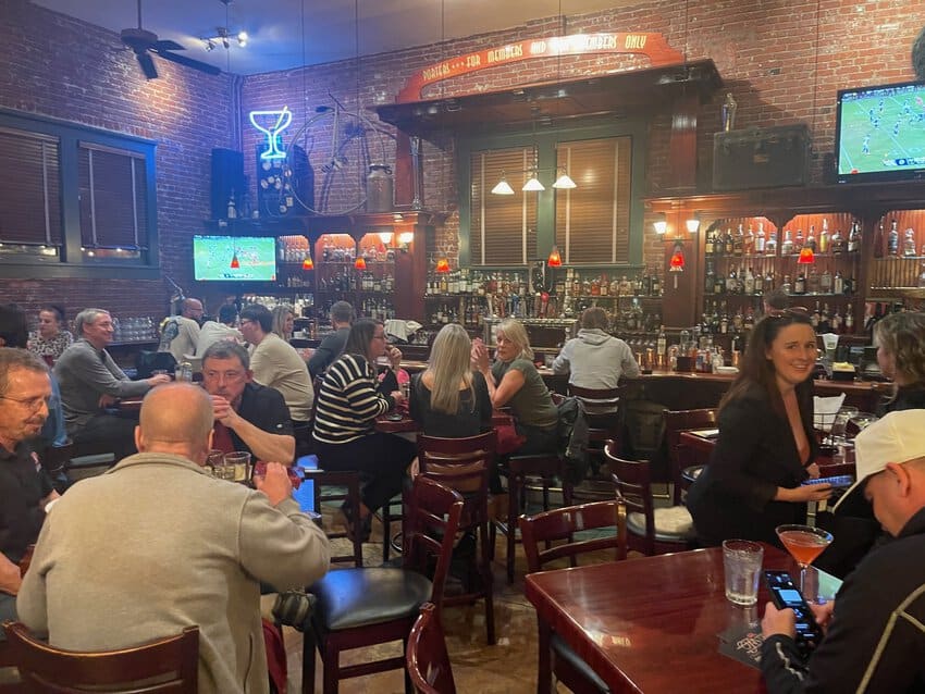 Medford, Oregon: The Heart of the Rogue 12 Porters is a former train station in downtown Medford where we enjoyed excellent seafood in a cozy atmosphere.