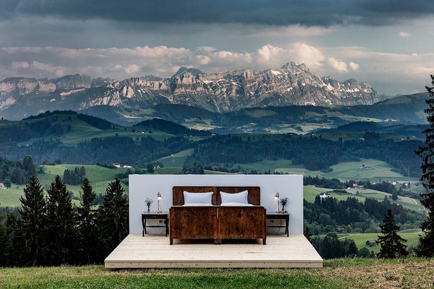 Null Stern Hotel: A Bed on a Mountaintop! 8 Natural backdrop