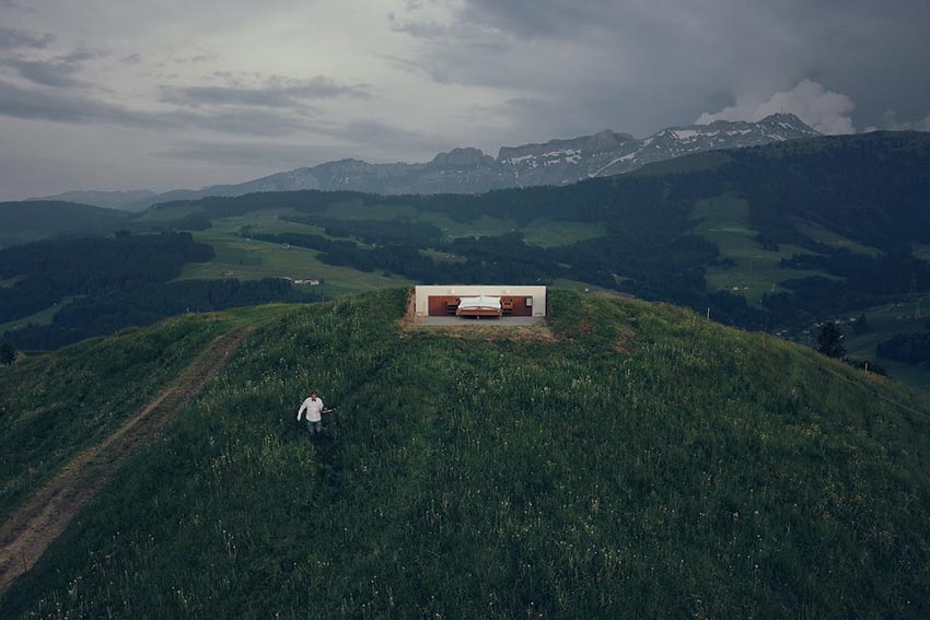 Null Stern Hotel: A Bed on a Mountaintop! 3 Null Stern Hotel_Riklin-Brueder_Pressebild_19©Claudio_Baeggli_2017