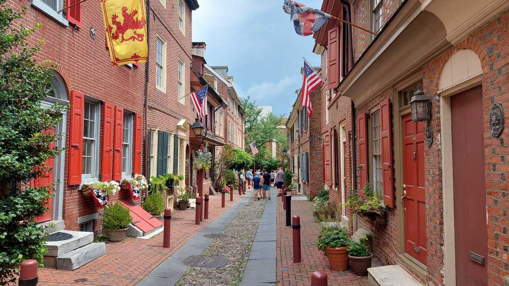 Philadelphia's Museum of the American Revolution 10 Elfreth's Alley, Philadelphia.