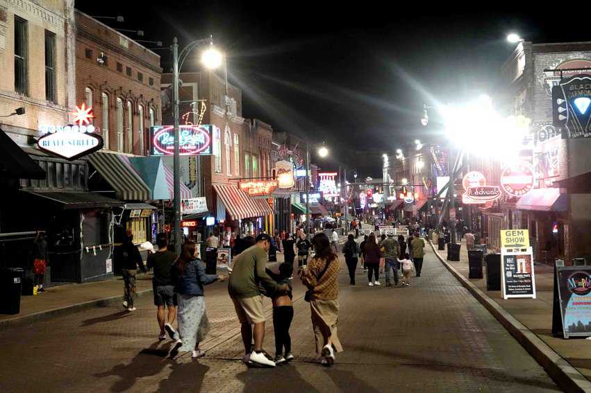 Memphis Music, History, and Food 3 Beale Street Memphis (tab hauser)