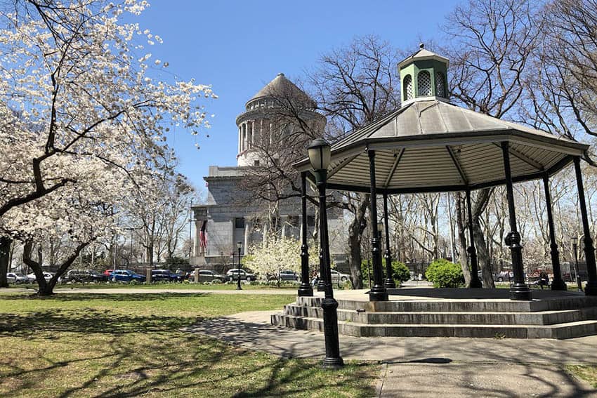 Four of the Best Parks in Upper Manhattan 7 Cherry blossoms in Sakura Park with Grant’s Tomb in the background. Photo by Susmita Sengupta