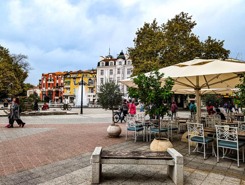 Sidewalk café on a ‘no auto street’ in Plovdiv, Bulgaria. Photo by Mary Charlebois