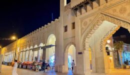 A bustling souk in Saudi Arabia's Eastern Province. Max Hartshorne photos.