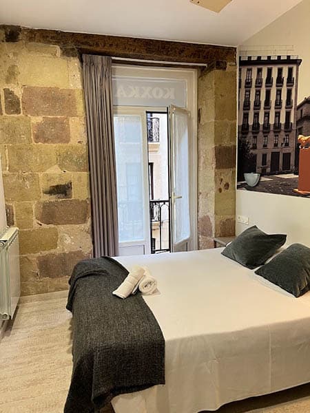 Pintxos, Cheesecake, a Museum on the Coast of Spain 7 Koxko Pension room. Small but so well situated.