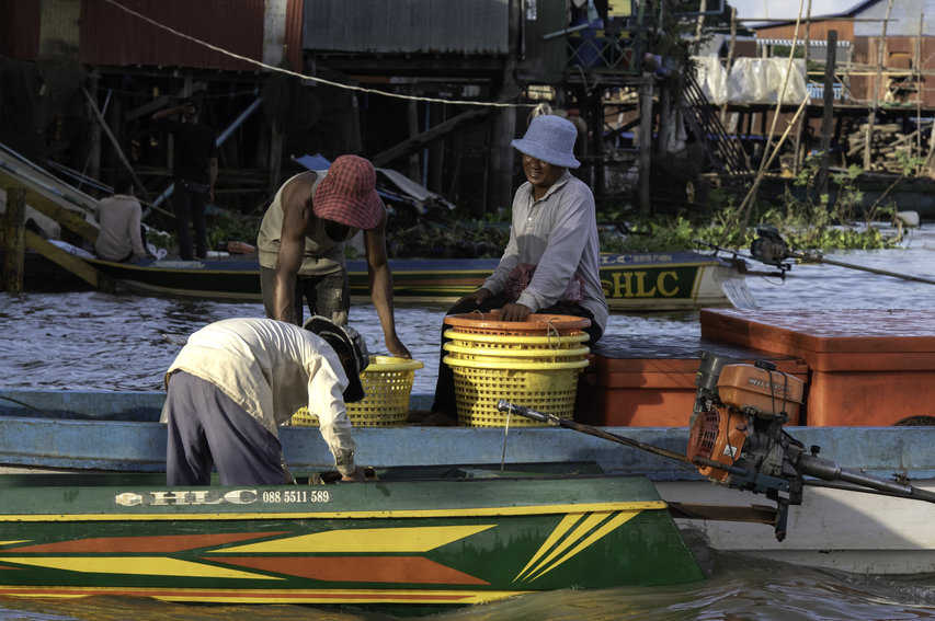 Tonle',floating villages,cambodia