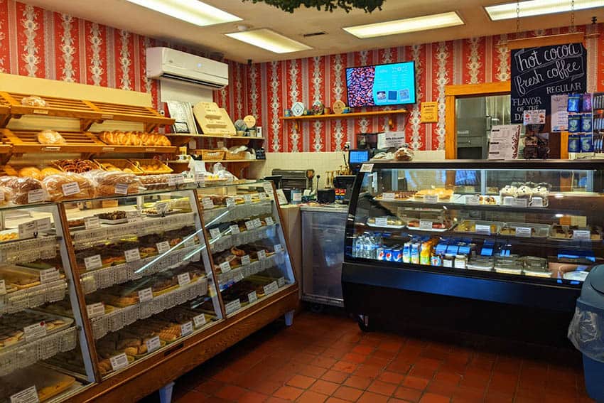 The New Glarus Bakery was established in 1910 by Albert Wolfe. It specializes in Swiss baked goods