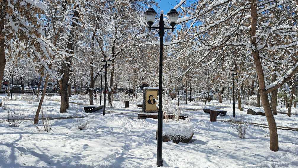 Almaty covered in snow after overnight snowfall