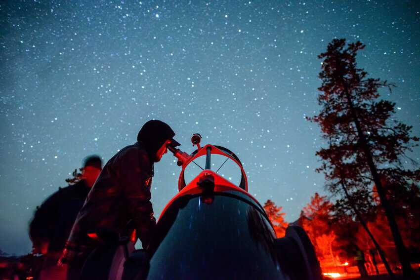 Dark Sky Festival Telescope_CRJeffBartlett. Photo Credit Jasper Tourism