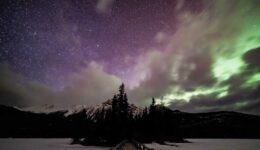 Pyramid Island - Wonderful Sky © Devin Shaw