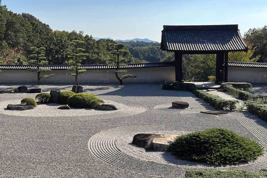 The dry landscape garden at Shinshoji