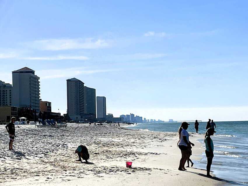 Panama City Beach's Top Shuckers 1 Spend a splendid day in and on the the pearl-white sands, wide beach and warm Gulf waters at Panama City Beach. Anne Braly photos.