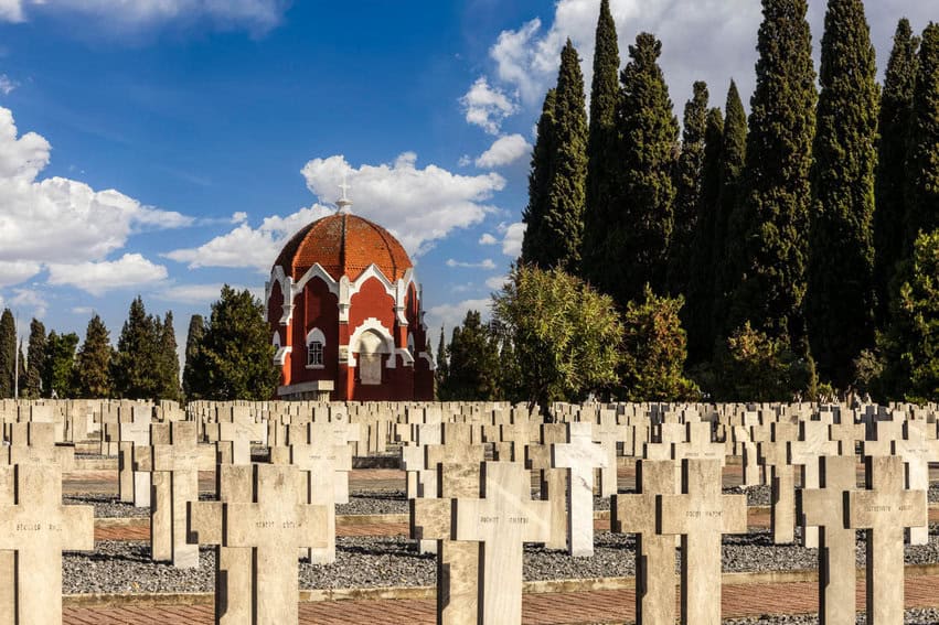 Over 20,000 soldiers from France, Serbia, Russia, the United Kingdom and Italy are buried in Thessaloniki's Zeitenlik Allied Military Cemetery.