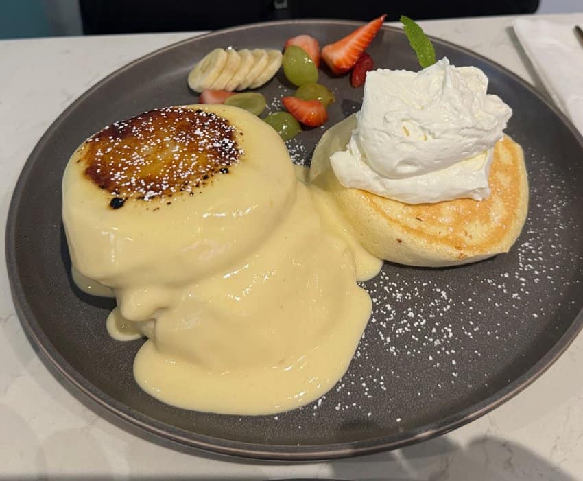 Chicago: The Perfect Weekend Jaunt 6 Hanabusa souffle pancakes are light and fluffy, and well worth waiting for. But don't stay more than 15 minutes.