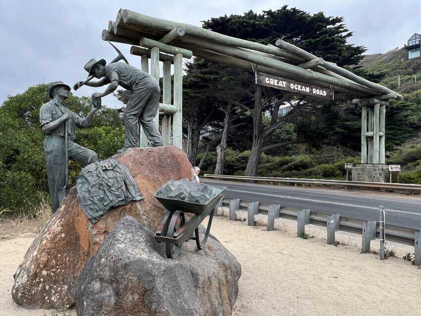 Southern Australia: Cruising Victoria's Coastline 9 A tribute to the engineer and servicemen who worked tirelessly to construct the Great Ocean Road.
