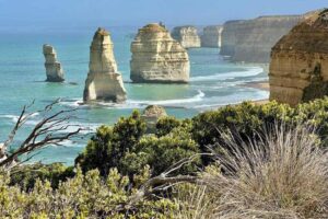 Southern Australia: Cruising Victoria's Coastline Contrary to the name, there were never 12 stacks at the 12 Apostles. Rather, nine until one fell in 2005 and another in 2009 making 7 left standing with only 6 visible from the classic lookout view. Sonya Stark photos
