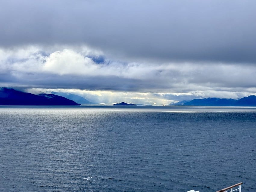 Scenic Cruising Through Stephens Passage